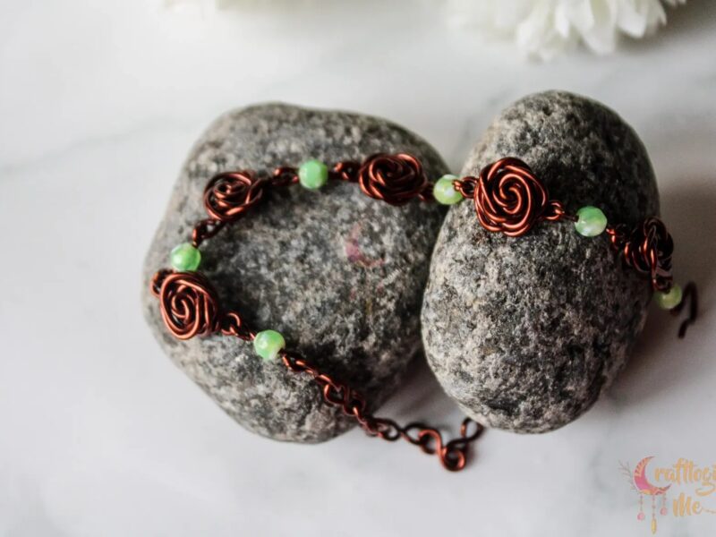 Rose bracelet with beads