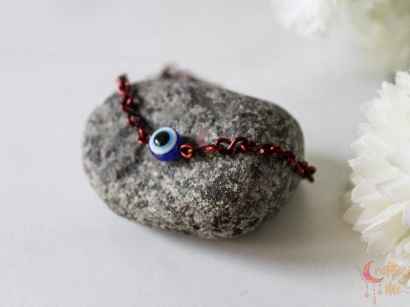 Single evil eye bead bracelet