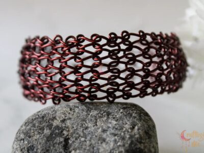 Wire band bracelet