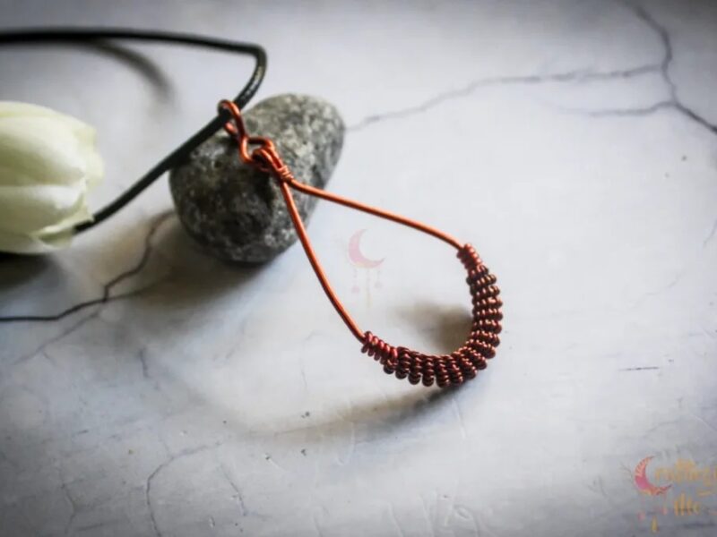 Simple coiled pendant