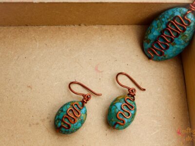 Turquoise squiggly pendant set