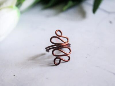 Adjustable snake ring