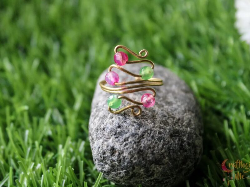 Snake ring with beads