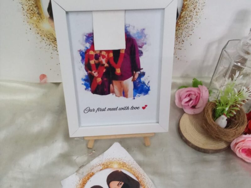 Customized couple splash frame